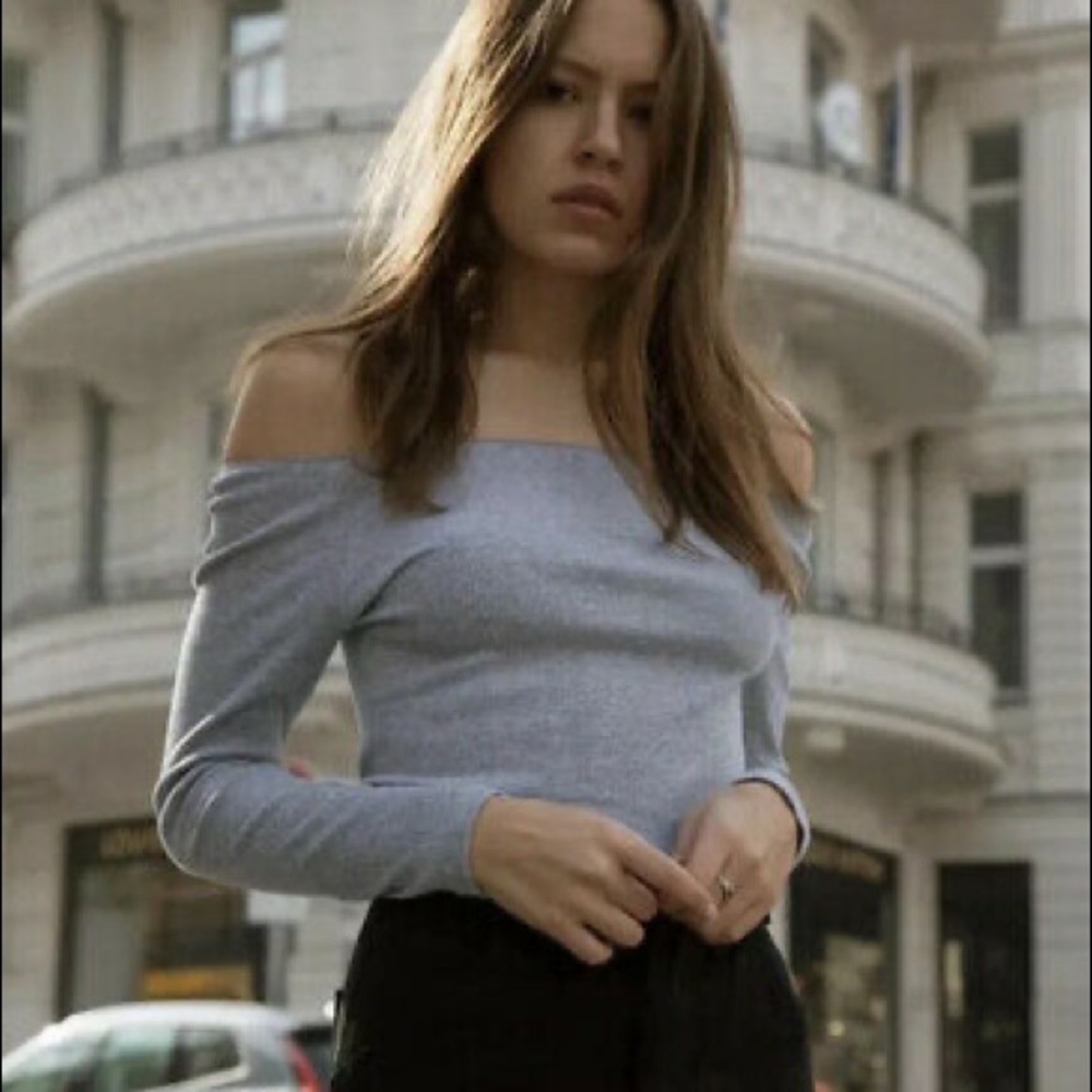 Brandy Melville mayson top